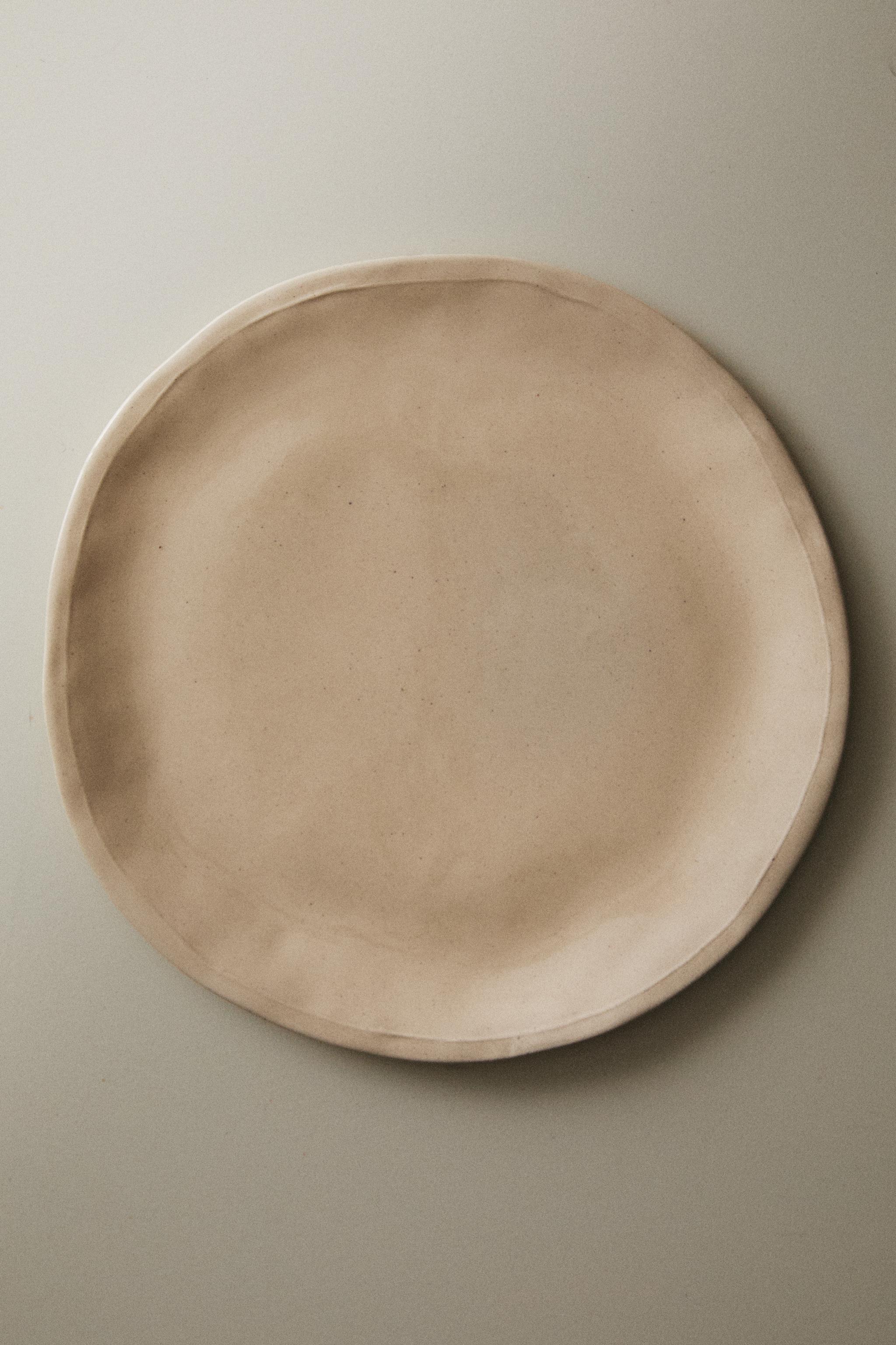 STONEWARE DINNER PLATE
